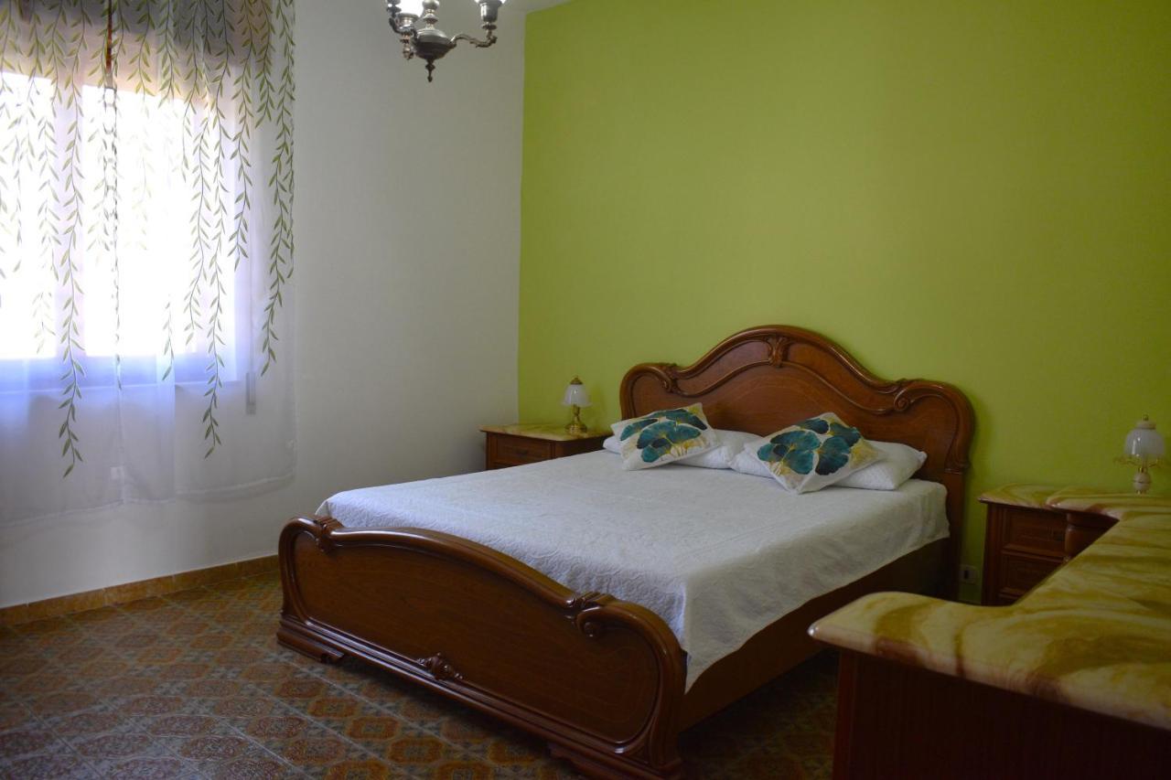 Casa Vacanze "Villa Severina" Iun R6166 R6692 Carbonia Ngoại thất bức ảnh