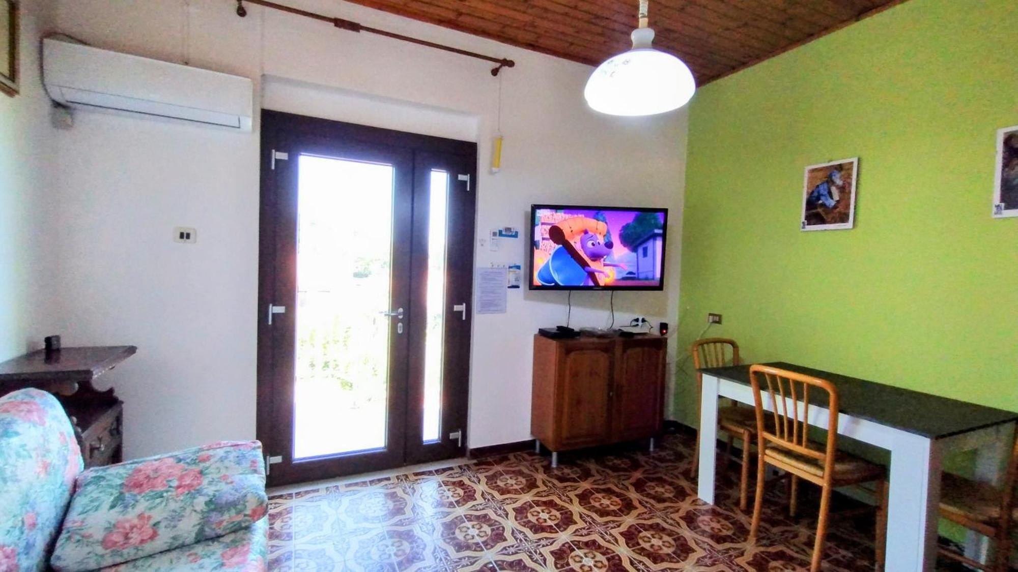 Casa Vacanze "Villa Severina" Iun R6166 R6692 Carbonia Ngoại thất bức ảnh